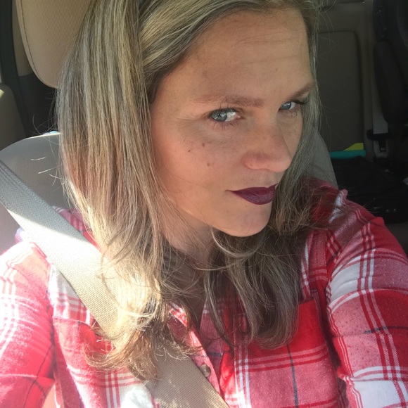 Meet your Posher, Kate - Picture 3 of 4